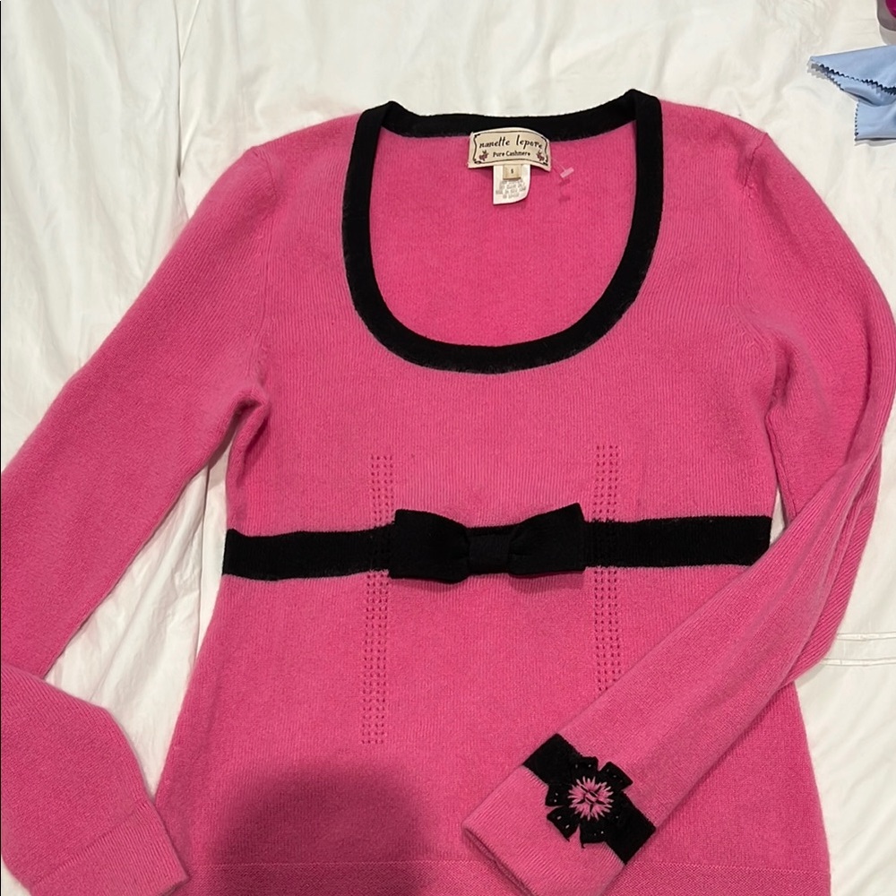 100% chashmere sweater